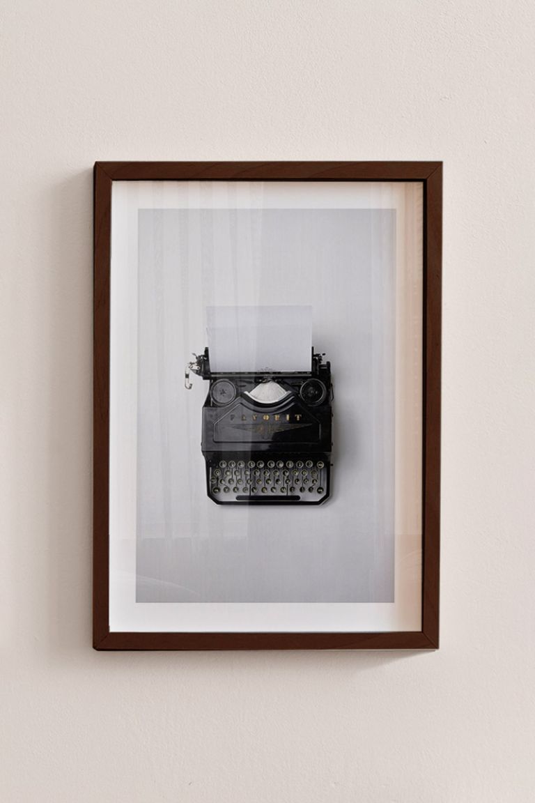myikona-poster-frame-color-walnut_-01256.jpg