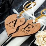Easter-2023-keychain-heart-wood-lampada-couple-f