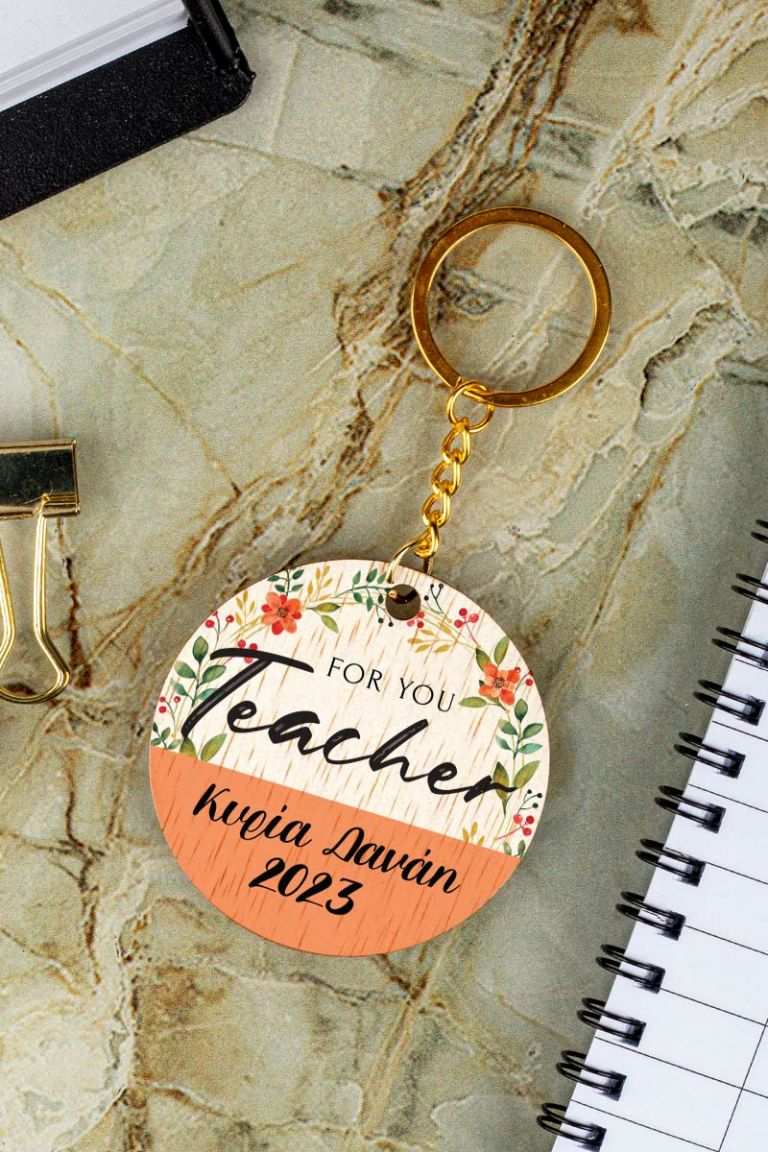 teachers-keychains-wooden-circle-a-for-teacher