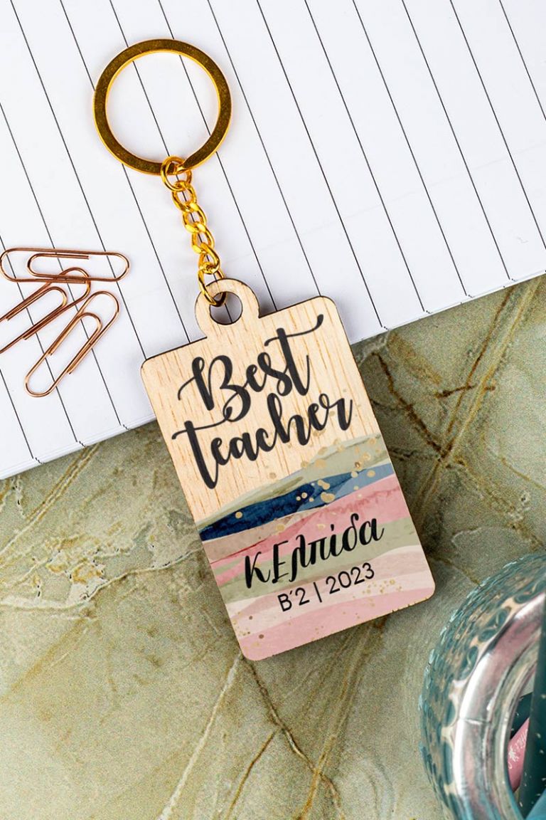 teachers-keychains-wooden-frame-b-watercolor