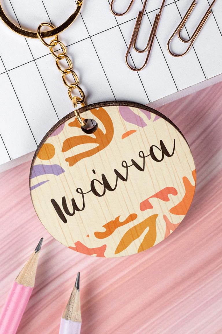 myikona-back-to-school-mprelok-tsantas-wood-girl-circle-a-abstract