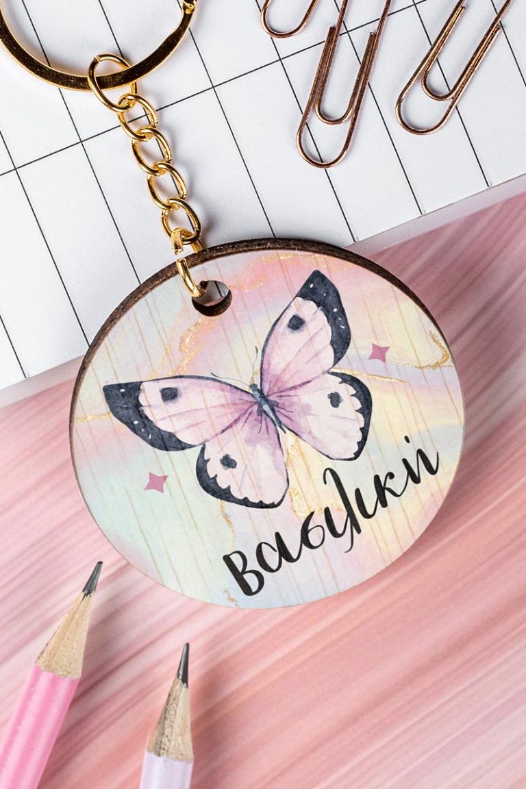 myikona-back-to-school-mprelok-tsantas-wood-girl-circle-a-pink