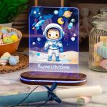 Φωτιστικό Led με Premium Λαμπάδα και Σχέδιο Αστροναύτης