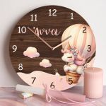 Παιδικό Ρολόι Τοίχου με Premium Λαμπάδα και Σχέδιο Μονόκερος ΑερόστατοΠαιδικό Ρολόι Τοίχου με Premium Λαμπάδα και Σχέδιο Μονόκερος Αερόστατο