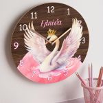Παιδικό Ρολόι Τοίχου με Premium Λαμπάδα και Σχέδιο Ροζ Κύκνος