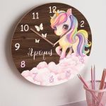 Παιδικό Ρολόι Τοίχου με Premium Λαμπάδα και Σχέδιο Μονόκερος Πεταλούδες