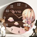 Παιδικό Ρολόι Τοίχου με Premium Λαμπάδα και Σχέδιο Μονόκερος Αερόστατο