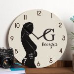 Ρολόι Τοίχου Ξύλινο με Όνομα και Σχέδιο Γυναικεία Φιγούρα