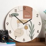 Ρολόι Τοίχου Ξύλινο με Όνομα και Σχέδιο Αφρικάνικη Αύρα