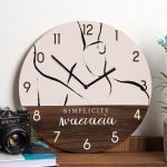 Ρολόι Τοίχου Ξύλινο με Όνομα και Σχέδιο Αφηρημένη Απλότητα