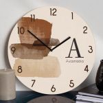 Ρολόι Τοίχου Ξύλινο με Όνομα και Σχέδιο Αφηρημένη Τέχνη