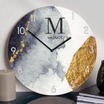 Ρολόι Τοίχου Ξύλινο με Όνομα και Σχέδιο Χρυσόμαυρο Μάρμαρο