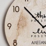 Ρολόι Τοίχου Ξύλινο με Όνομα και Σχέδιο Θετική Σκέψη