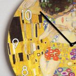 Ρολόι Τοίχου Ξύλινο με Όνομα και Σχέδιο Το Φιλί