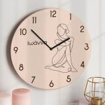 Ρολόι Τοίχου Ξύλινο με Όνομα και Σχέδιο Γραμμική Τέχνη