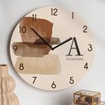 Ρολόι Τοίχου Ξύλινο με Όνομα και Σχέδιο Αφηρημένη Τέχνη