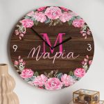 Ρολόι Τοίχου Ξύλινο με Όνομα και Σχέδιο Τριανταφυλλένιο μπουκέτο
