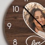 Ρολόι Τοίχου Ξύλινο με Όνομα και Σχέδιο Μητρική Αγάπη