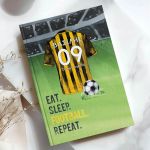 Σκληρόδετο Premium Τετράδιο με Σχέδιο Κίτρινος Παίχτης