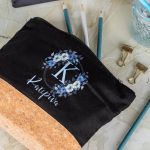 Μεγάλο Πρακτικό Μαύρο Τσαντάκι & Νεσεσέρ με Φελλό, Blue Petal