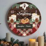 Χριστουγεννιάτικο Ρολόι Τοίχου Ξύλινο με Όνομα και Σχέδιο Ατμοσφαιρα
