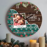Χριστουγεννιάτικο Ρολόι Τοίχου Ξύλινο με Όνομα και Σχέδιο Μπαμπάς