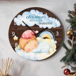 Χριστουγεννιάτικο Ρολόι Τοίχου Ξύλινο με Όνομα και Σχέδιο Θαύμα