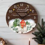 Χριστουγεννιάτικο Ρολόι Τοίχου Ξύλινο με Όνομα και Σχέδιο Χιόνι