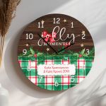 Χριστουγεννιάτικο Ρολόι Τοίχου Ξύλινο με Όνομα και Σχέδιο Jolly