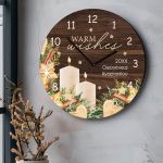 Χριστουγεννιάτικο Ρολόι Τοίχου Ξύλινο με Όνομα και Σχέδιο Ευχή