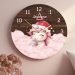 Χριστουγεννιάτικο Ρολόι Τοίχου Ξύλινο με Όνομα και Σχέδιο Unicorn