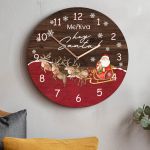 Χριστουγεννιάτικο Ρολόι Τοίχου Ξύλινο με Όνομα και Σχέδιο Ελάφια