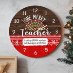 Χριστουγεννιάτικο Ρολόι Τοίχου Ξύλινο με Όνομα και Σχέδιο Merry