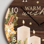 Χριστουγεννιάτικο Ρολόι Τοίχου Ξύλινο με Όνομα και Σχέδιο Ευχή