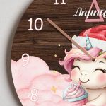 Χριστουγεννιάτικο Ρολόι Τοίχου Ξύλινο με Όνομα και Σχέδιο Unicorn