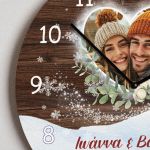 Χριστουγεννιάτικο Ρολόι Τοίχου Ξύλινο με Όνομα και Σχέδιο Καρδιά