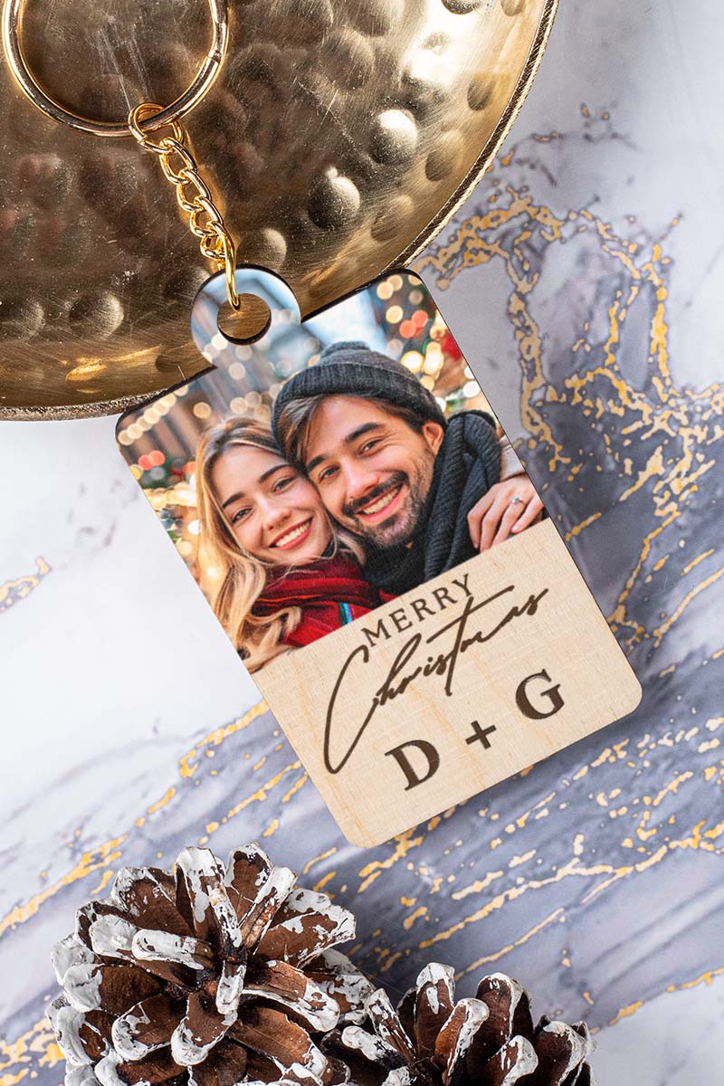 Χριστουγεννιάτικο Ξύλινο Μπρελόκ με Μονογράμματα για Ζευγάρια