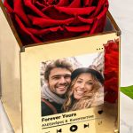 Παντοτινό Τριαντάφυλλο σε Θήκη με Ονόματα, Δώρο για Ζευγάρια