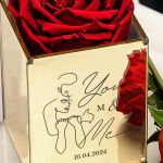 Παντοτινό Τριαντάφυλλο σε Θήκη με Μονογράμματα για Ζευγάρια