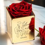 Παντοτινό Τριαντάφυλλο σε Θήκη με Μονογράμματα για Ζευγάρια