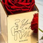 Παντοτινό Τριαντάφυλλο σε Θήκη με Μονογράμματα για Ζευγάρια