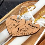 2 Λαμπάδες με Ξύλινο Μπρελόκ Κλειδιών, Δώρο για Ζευγάρια