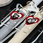 2 Λαμπάδες με Μπρελοκ Κλειδιών Plexi, Δώρο για Ζευγάρι