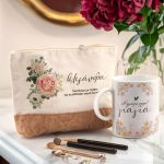 Σετ 2 Δώρα για Γιαγιά, Τσαντάκι Νεσεσέρ με Φελλό & Κούπα