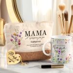 Σετ 3 Δώρα για Μαμά – Κούπα με Αφιέρωση, Τσαντάκι & Μπρελόκ