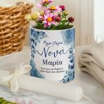 Ανοιξιάτικο Κασπώ με Μπλε Άνθη & Λαμπάδα, Δώρο για τη Νονά