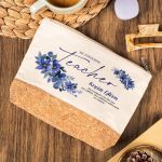 Σετ 3 Μοναδικά Δώρα για Δασκάλα – Νεσεσερ, Κούπα & Μπρελόκ