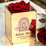 Σετ 2 Δώρα για Δασκάλα, Τριαντάφυλλο με Αφιέρωση & Μπρελόκ