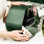 Γαμήλιο Κουτί Ευχών Ξύλινο Προσωποποιημένο σε Εξάγωνο Σχήμα