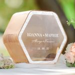 Κουτί Γαμήλιο Ευχών με Ονόματα σε Ξύλινο Εξάγωνο Σχήμα